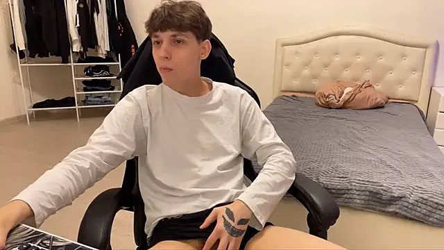 Snapshot of Matthew__Cooper chatting on 12/14/25, 09:19 Matthew Cooper online show from 12/14/25, 09:19