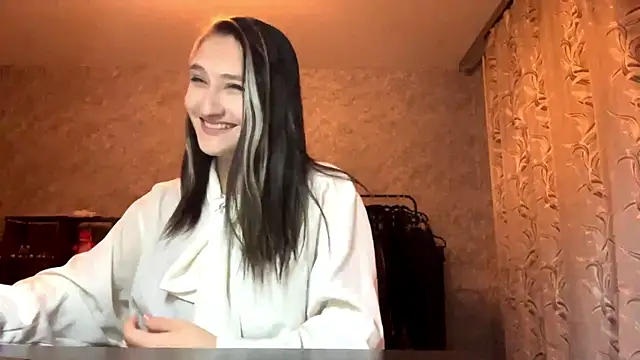 ShonnaSteffensmeier online show from 12/22/25, 03:09