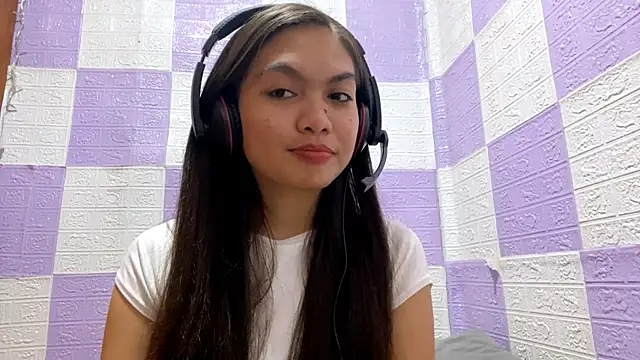 Snapshot of SylviaWalp chatting on 12/16/25, 03:11 SylviaWalp online show from 12/16/25, 03:11