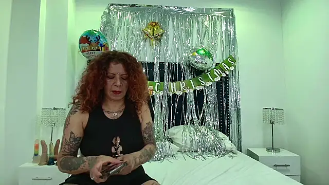 Snapshot of Axi_tatto chatting on 12/18/25, 04:07 Axi tatto online show from 12/18/25, 04:07