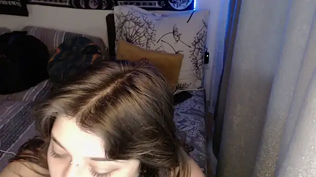 AlienforTwenty online show from 05/26/26, 04:58
