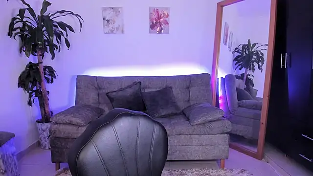 queenie staar online show from 07/11/26, 10:55