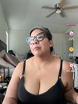 BettyWhispers online show from 06/05/26, 03:29
