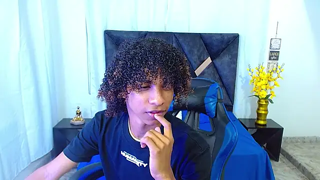 angelll18  online show from 07/09/26, 08:35