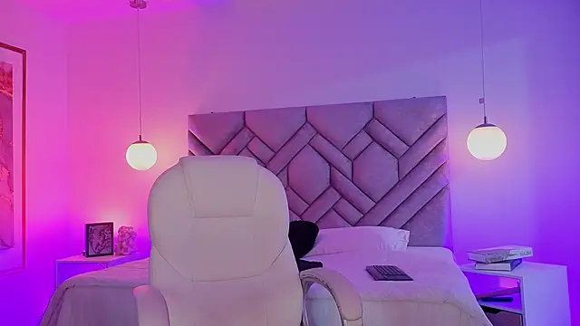 Snapshot of Milan_Corleone chatting on 12/15/25, 11:58 Milan Corleone online show from 12/15/25, 11:58