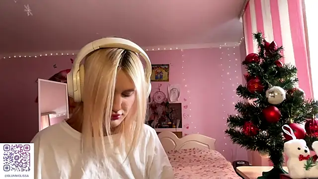 Snapshot of MelisaBloomy chatting on 12/15/25, 09:46 MelisaBloomy online show from 12/15/25, 09:46