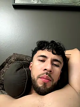 Snapshot of Jasonn127 chatting on 12/14/25, 01:44 Jasonn127 online show from 12/14/25, 01:44