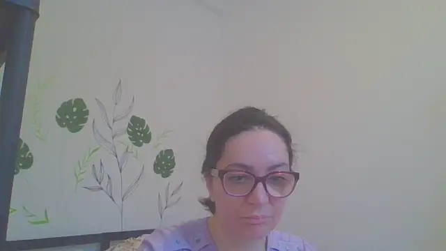 Snapshot of anngelle chatting on 12/23/25, 09:40 anngelle online show from 12/23/25, 09:40