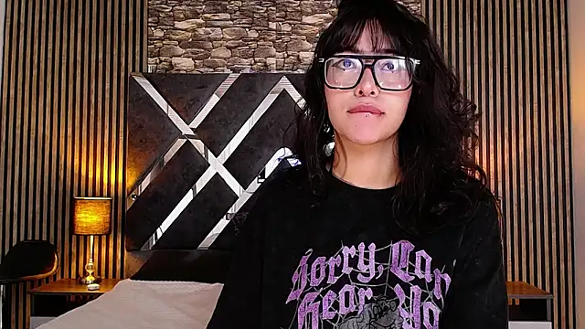 Snapshot of Amy_channel chatting on 04/01/26, 01:01 Amy channel online show from 04/01/26, 01:01