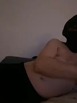 Snapshot of heyimbig chatting on 12/14/25, 12:38 heyimbig online show from 12/14/25, 12:38