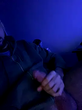 Snapshot of Moh16dz chatting on 12/13/25, 10:59 Moh16dz online show from 12/13/25, 10:59