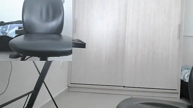 mateoconde00 online show from 04/26/26, 01:58