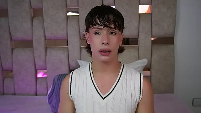 Snapshot of _SweetyAngel_ chatting on 12/16/25, 09:09 SweetyAngel online show from 12/16/25, 09:09