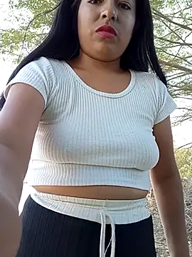 Snapshot of fabby22 chatting on 12/19/25, 08:27 fabby22 online show from 12/19/25, 08:27