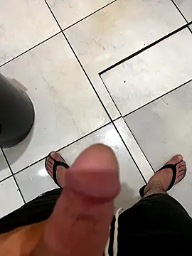 Snapshot of Rafa81834 chatting on 12/14/25, 02:28 Rafa81834 online show from 12/14/25, 02:28