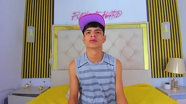 Snapshot of Dairon_lee chatting on 12/16/25, 12:10 Dairon lee online show from 12/16/25, 12:10