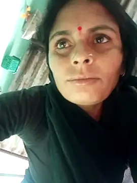 Snapshot of Ruchi9 chatting on 12/15/25, 04:28 Ruchi9 online show from 12/15/25, 04:28