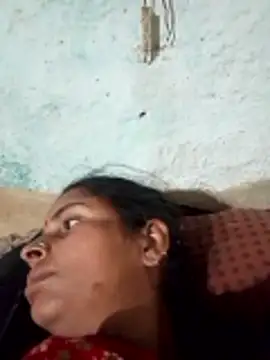 Snapshot of Ruchi9 chatting on 12/18/25, 12:17 Ruchi9 online show from 12/18/25, 12:17