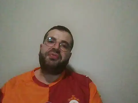 Snapshot of kkadam1 chatting on 04/20/26, 03:04 kkadam1 online show from 04/20/26, 03:04
