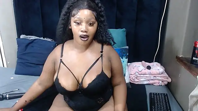 THICKBARBIE32 online show from 05/13/26, 10:49