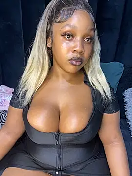 THICKBARBIE32 online show from 07/25/26, 11:46