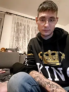 Snapshot of hotchris0708 chatting on 12/16/25, 05:51 hotchris0708 online show from 12/16/25, 05:51