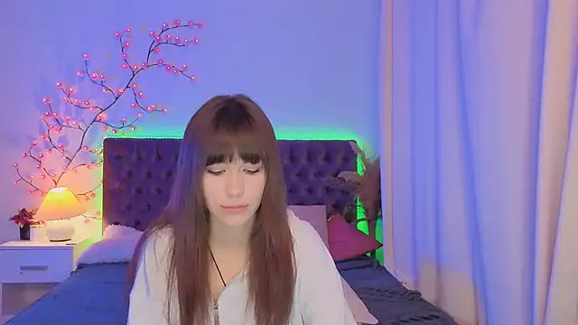 MilanaHotts online show from 06/11/26, 05:05