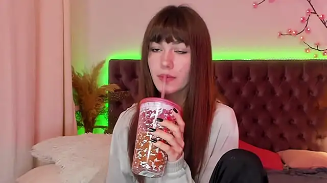 MilanaHotts online show from 07/12/26, 05:20