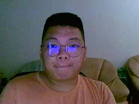 Snapshot of sharkroll chatting on 12/15/25, 04:50 sharkroll online show from 12/15/25, 04:50