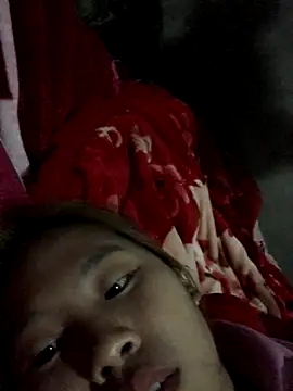 Snapshot of lamcora chatting on 12/15/25, 12:42 lamcora online show from 12/15/25, 12:42