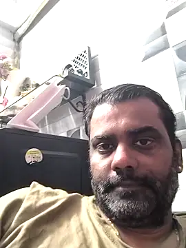 Snapshot of RoyallyYoursBaby chatting on 12/15/25, 03:27 RoyallyYoursBaby online show from 12/15/25, 03:27