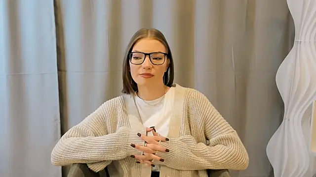 JeaneneWoltz online show from 12/16/25, 09:14