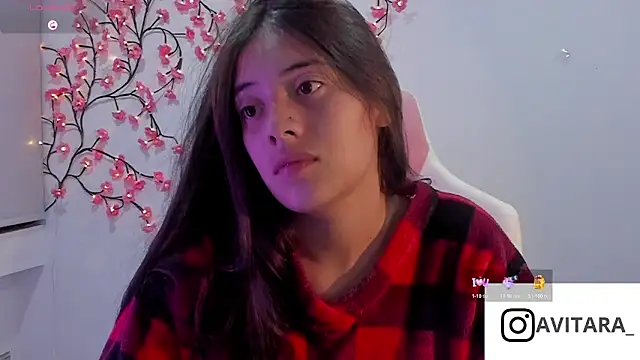 vanesita  online show from 05/18/26, 01:45