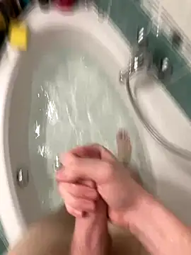 Snapshot of EzioAuditorefirenze chatting on 12/15/25, 08:24 EzioAuditorefirenze online show from 12/15/25, 08:24