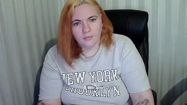 Snapshot of LissaLeon chatting on 12/16/25, 08:52 LissaLeon online show from 12/16/25, 08:52