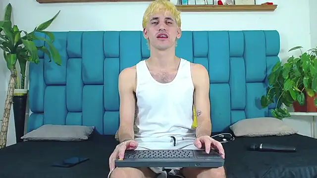 boy Dirty X online show from 06/19/26, 05:23