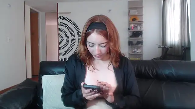 Snapshot of BeautyYoungblond chatting on 03/26/26, 08:14 BeautyYoungblond online show from 03/26/26, 08:14