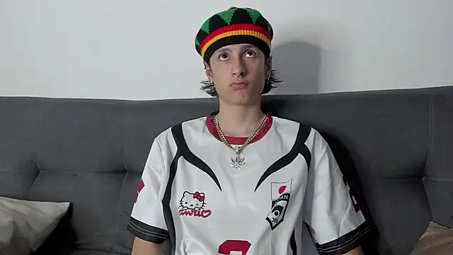 Snapshot of cirosky_elchicopolla chatting on 12/18/25, 04:18 cirosky elchicopolla online show from 12/18/25, 04:18