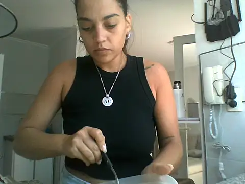 Snapshot of catherinexx1 chatting on 12/16/25, 02:22 catherinexx1 online show from 12/16/25, 02:22