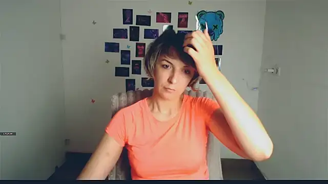 Snapshot of Lana_Foxyy chatting on 05/20/26, 12:33 Lana Foxyy online show from 05/20/26, 12:33