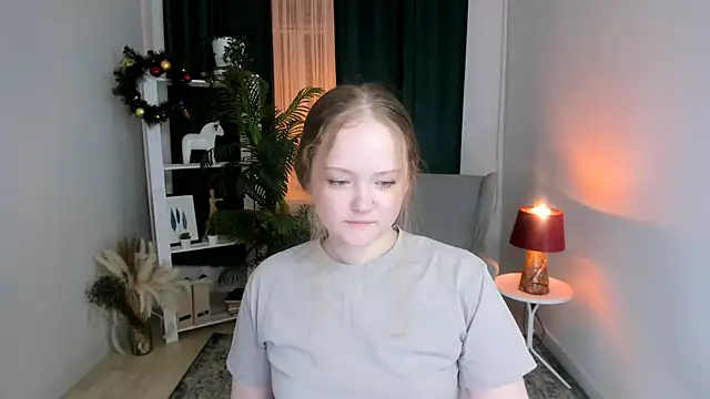 Snapshot of Yennefer__ chatting on 12/17/25, 04:24 Yennefer online show from 12/17/25, 04:24