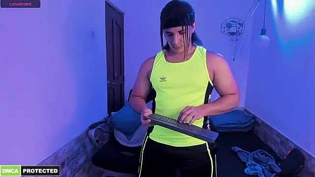 Snapshot of latinboyfit chatting on 03/03/26, 08:09 latinboyfit online show from 03/03/26, 08:09