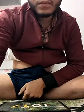 Snapshot of boyzxxxxxzz chatting on 12/16/25, 04:45 boyzxxxxxzz online show from 12/16/25, 04:45