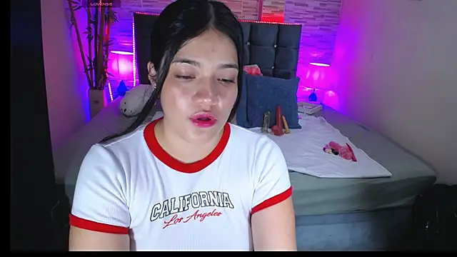 Snapshot of Valeri_hot22 chatting on 04/13/26, 08:47 Valeri hot22 online show from 04/13/26, 08:47