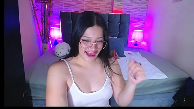 Snapshot of Valeri_hot22 chatting on 05/09/26, 08:47 Valeri hot22 online show from 05/09/26, 08:47