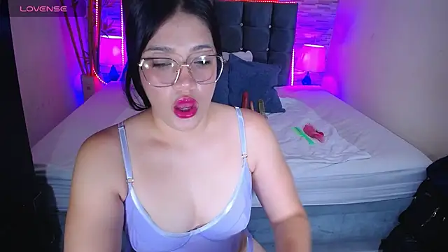 Snapshot of Valeri_hot22 chatting on 06/11/26, 10:19 Valeri hot22 online show from 06/11/26, 10:19
