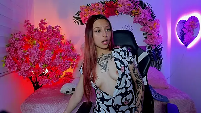 Nickie reed  online show from 05/27/26, 09:45