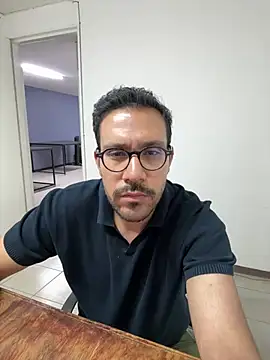 Snapshot of AdrianGarcia89 chatting on 04/11/26, 03:22 AdrianGarcia89 online show from 04/11/26, 03:22