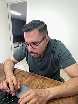 Snapshot of AdrianGarcia89 chatting on 04/17/26, 12:35 AdrianGarcia89 online show from 04/17/26, 12:35