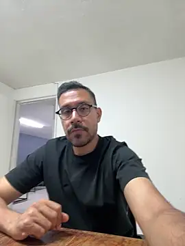 Snapshot of AdrianGarcia89 chatting on 04/21/26, 01:42 AdrianGarcia89 online show from 04/21/26, 01:42